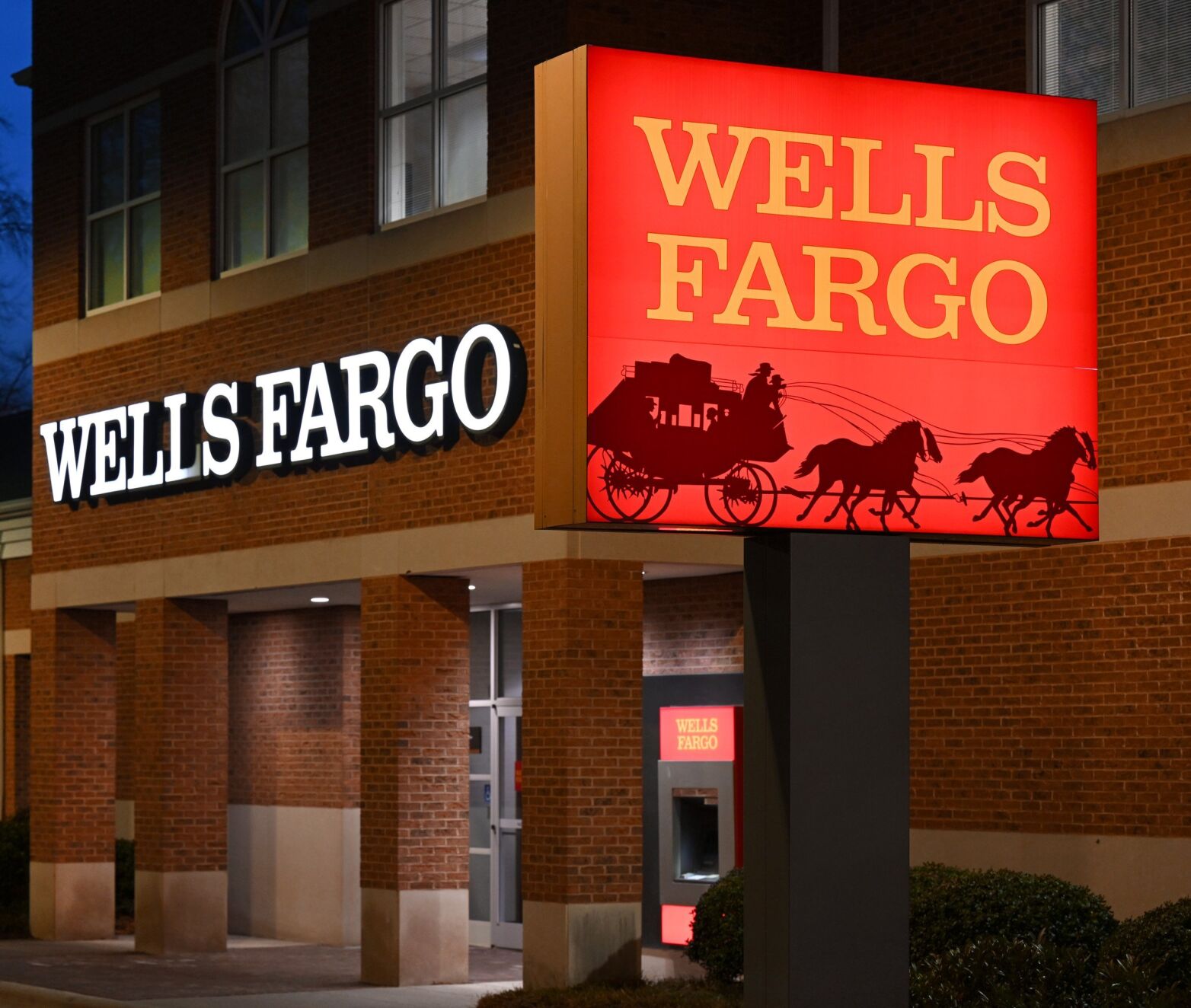 Wells Fargo Job, Branch Cuts Slow As 2024 Initiative Looms