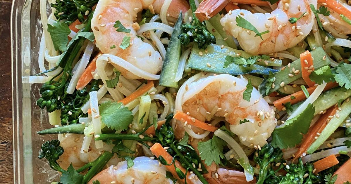 Una ensalada que refleja el sabor del popular rollito primavera de gambas | come la comida Una ensalada que refleja el sabor del popular rollito primavera de gambas | come la comida
