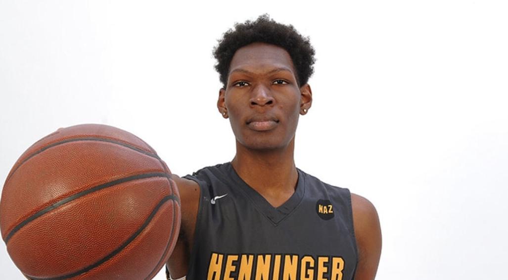 Quality Education S Quincy Ballard Signs Scholarship To Play