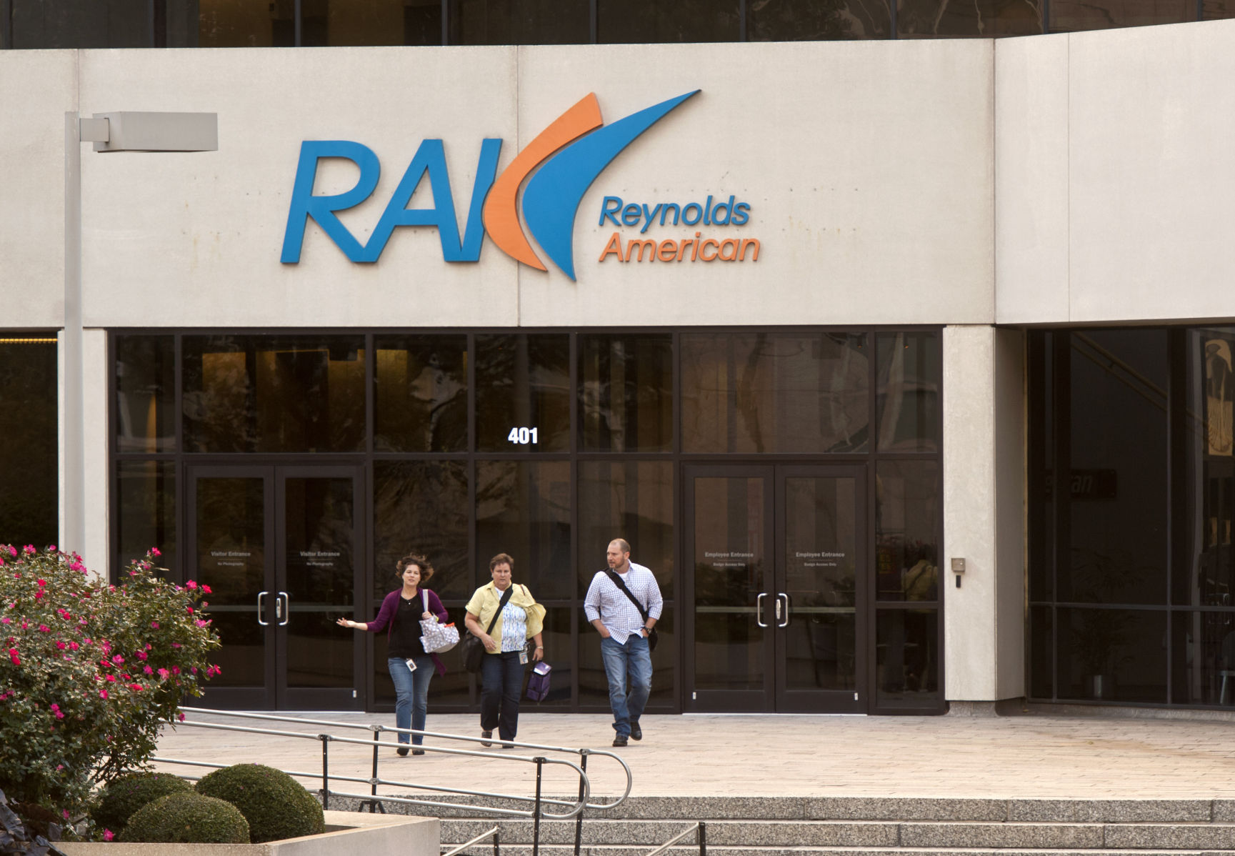 Page Arthur B Has $241000 Stake in Reynolds American Inc (RAI)