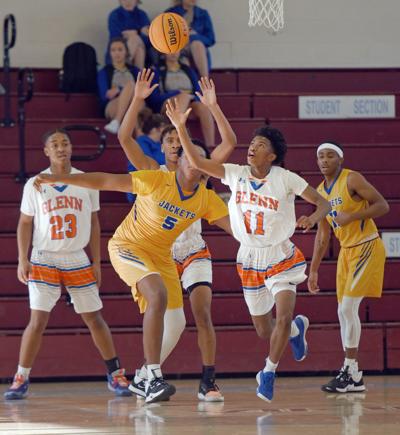 Glenn Struggles Early But Defeats Carver In First Round Of Frank