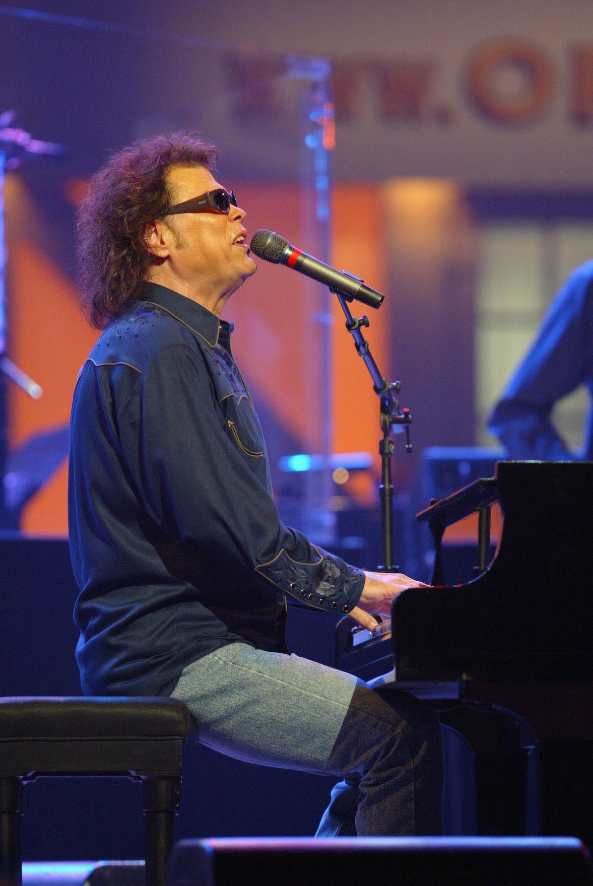 play ronnie milsap songs