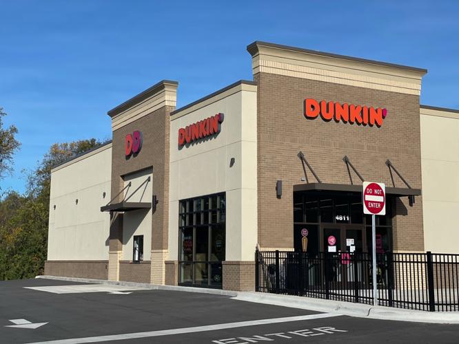 new-dunkin-opens-on-country-club-road-with-drive-thru
