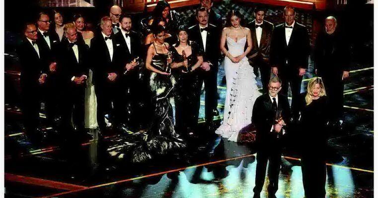 OSCARS GO TO 'BATTLE'