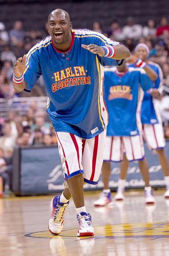 Biography - The Harlem Globetrotters: America's Court