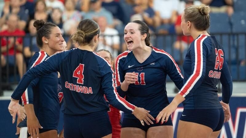 Women’s Volleyball Wallops Wingate on the Road in Monumental Victory