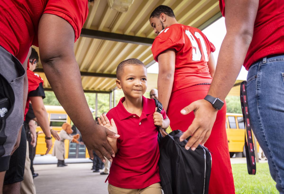 Fun Before Phonics Community Gathers To Greet North Hills Kids On