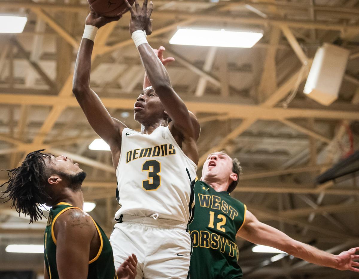 Reynolds Boys Eke Past West Forsyth In Central Piedmont 4 A Clash