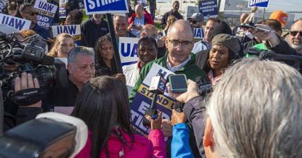 UAW and Stellantis reach tentative deal that follows Ford model and adds more than 5000 jobs UAW and Stellantis reach tentative deal that follows Ford model and adds more than 5000 jobs