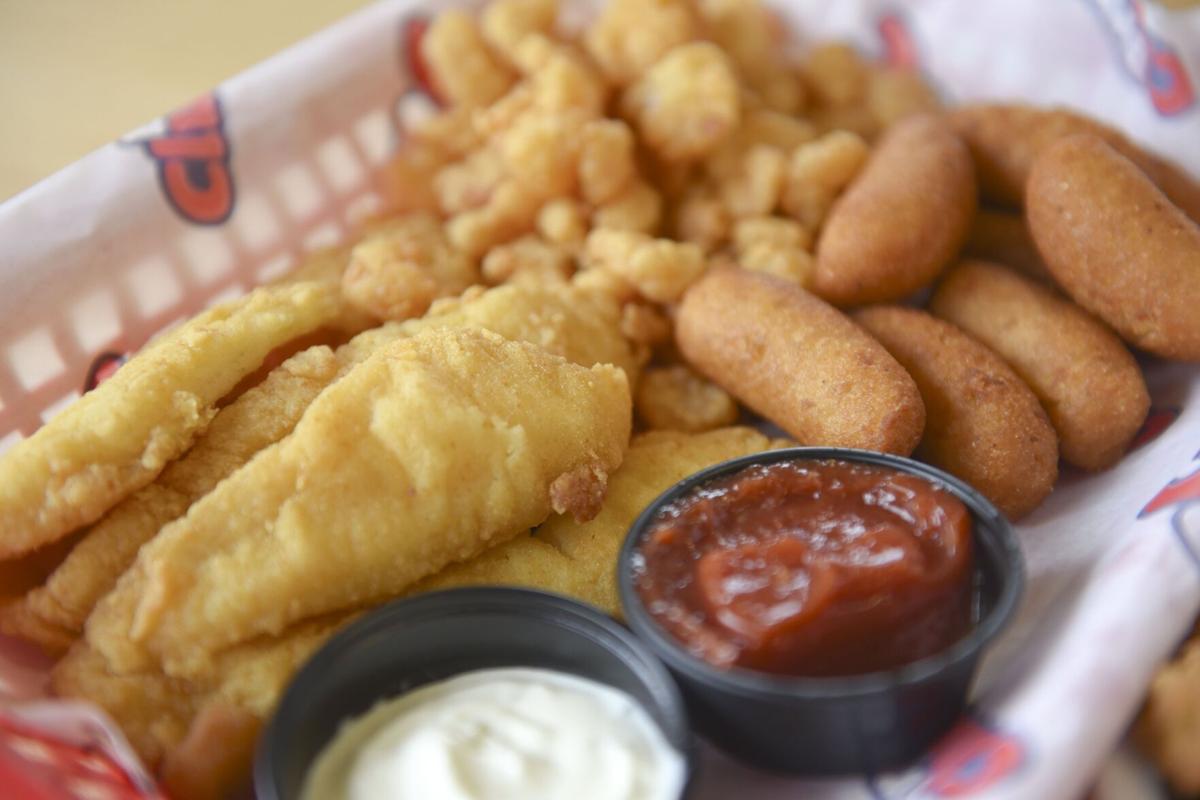 New Kernersville restaurant combines quickservice chicken and seafood