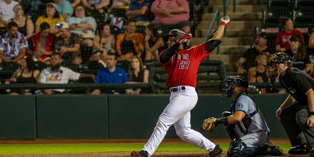Guerrero's Late Homer Lifts 'Dads