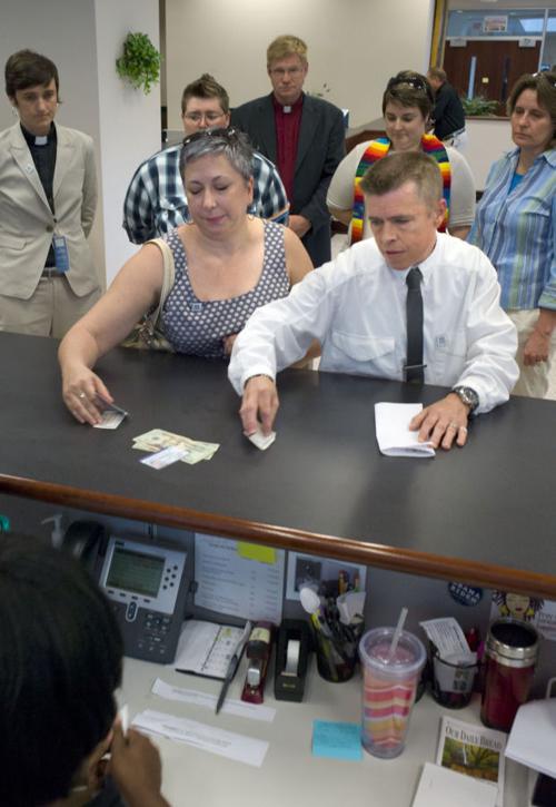 CIT WSJ_0831_License