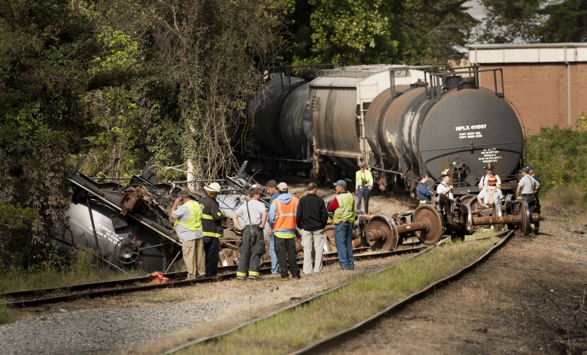 Train Derails, Spills Fluid | Local News | Journalnow.com