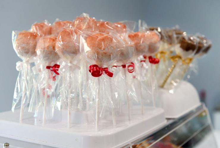 Baker opens retail spot on Old Hollow Road