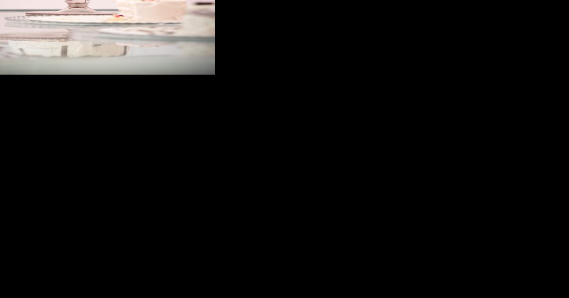 Celebrity cake decorating contest this Saturday - Vimarsana News