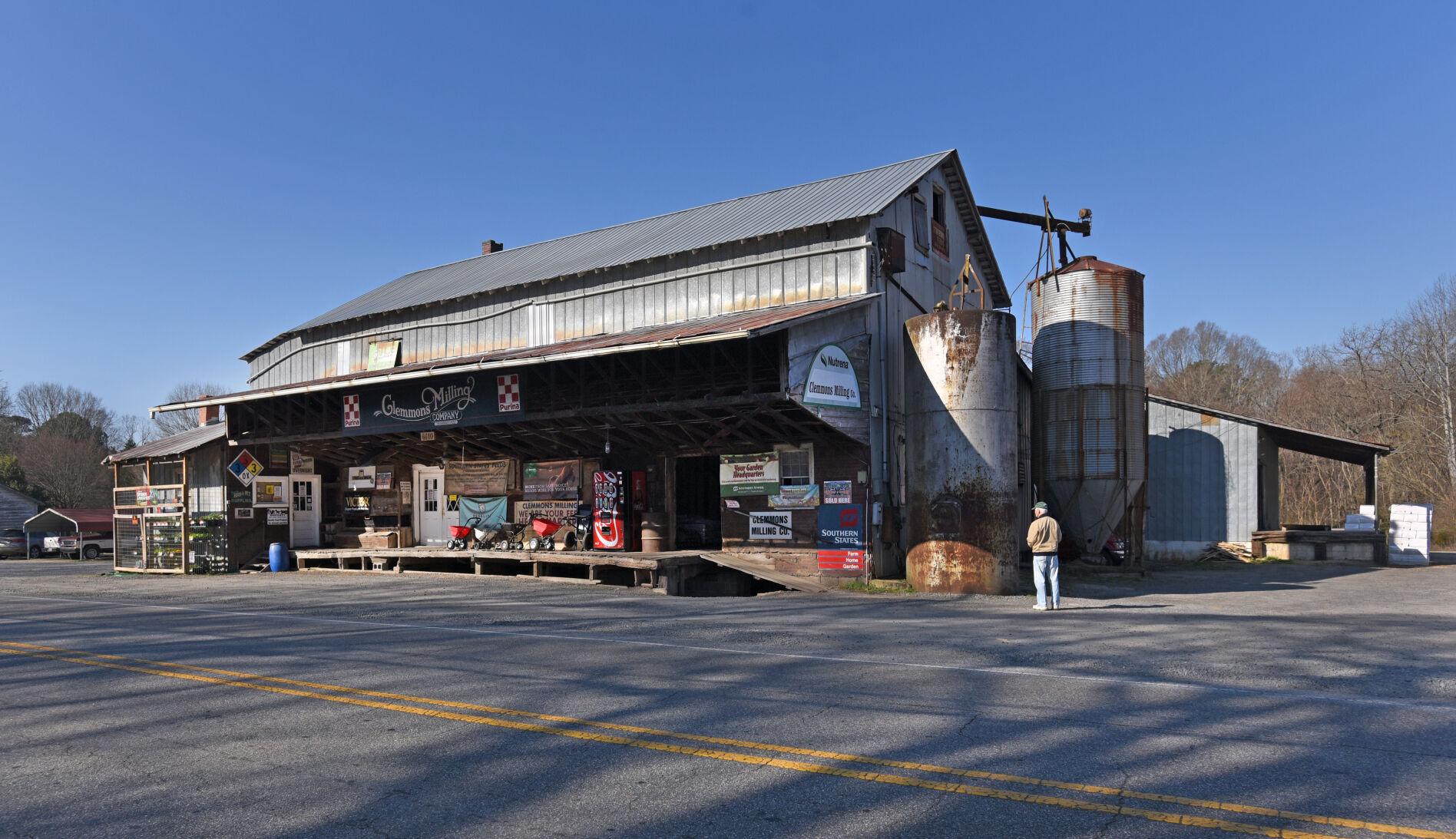 Clemmons Mill feeds your pets livestock and curiosity