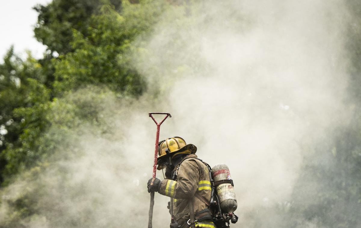 Photos Wsfd Battles Apartment Fire Galleries Journalnow Com