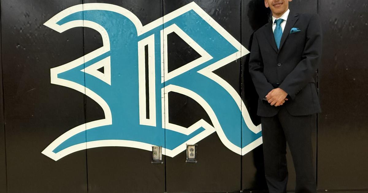 Herb Liles named next boys basketball coach at Reagan