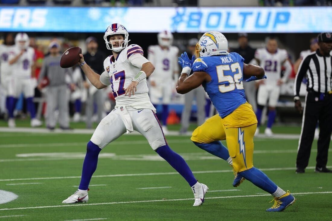 Bills close on clinching clinching playoff spot while Patriots face  questions