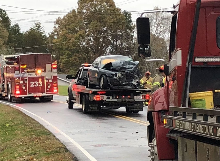 1 killed, 2 injured in crash in Davidson County