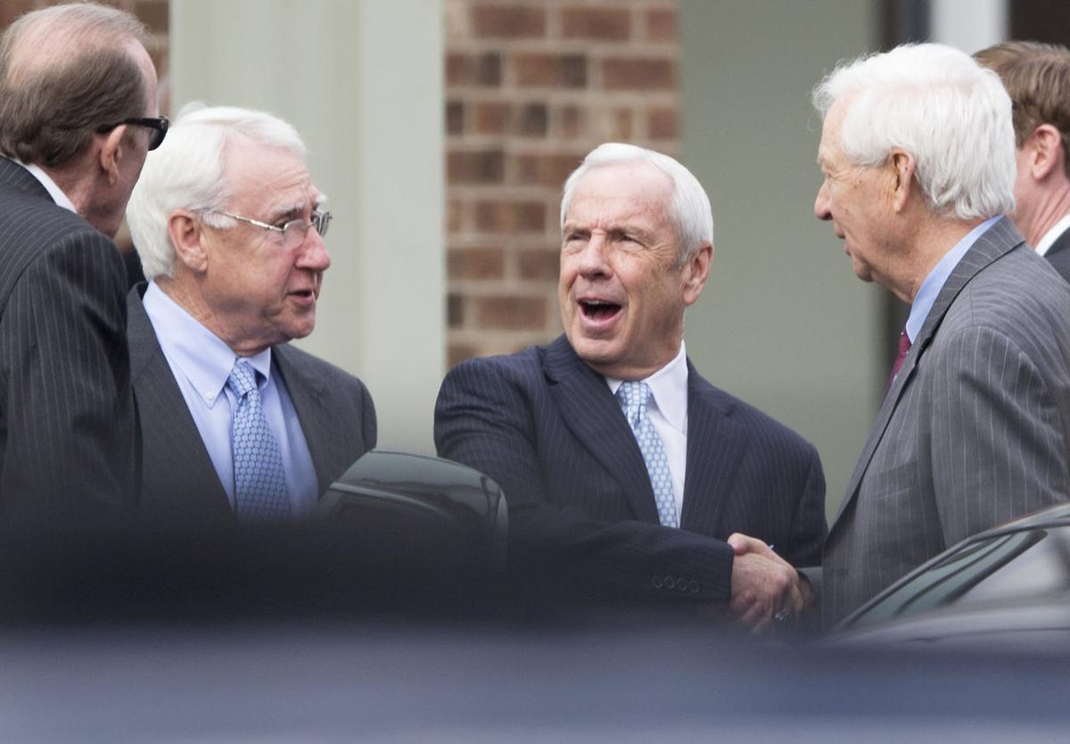 Unc Basketball Legends Turn Out For Dean Smith S Funeral In Chapel