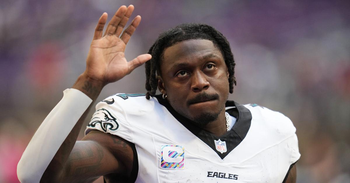 A.J. Brown frustrated with Eagles offense