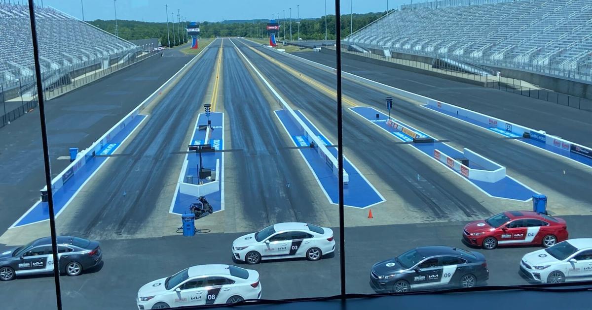 Teenage driving program at Charlotte Motor Speedway offers much-wanted safety strategies | Motor-athletics