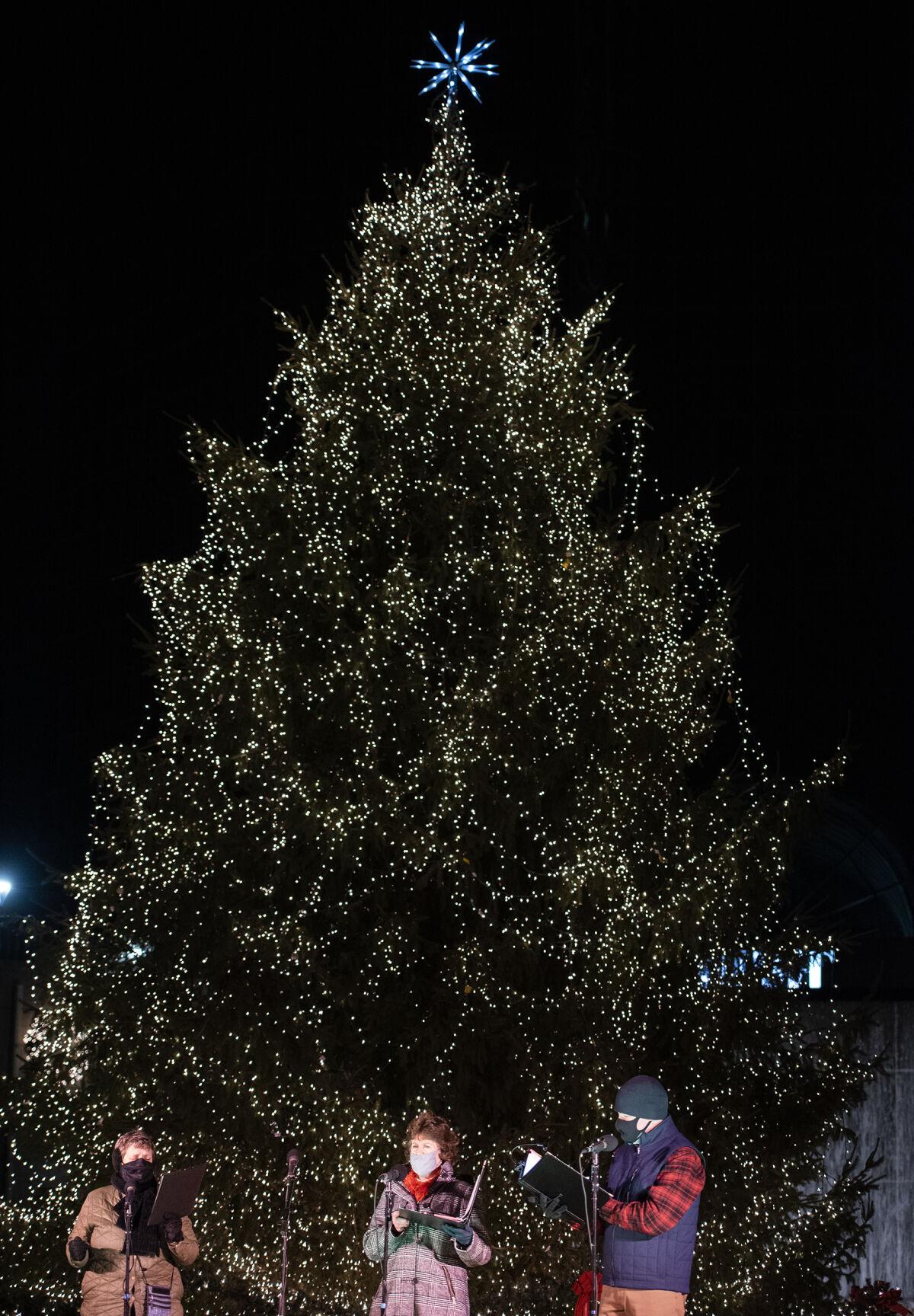 Photos Reverse Holiday Parade And Christmas Tree Lighting Galleries Journalnow Com