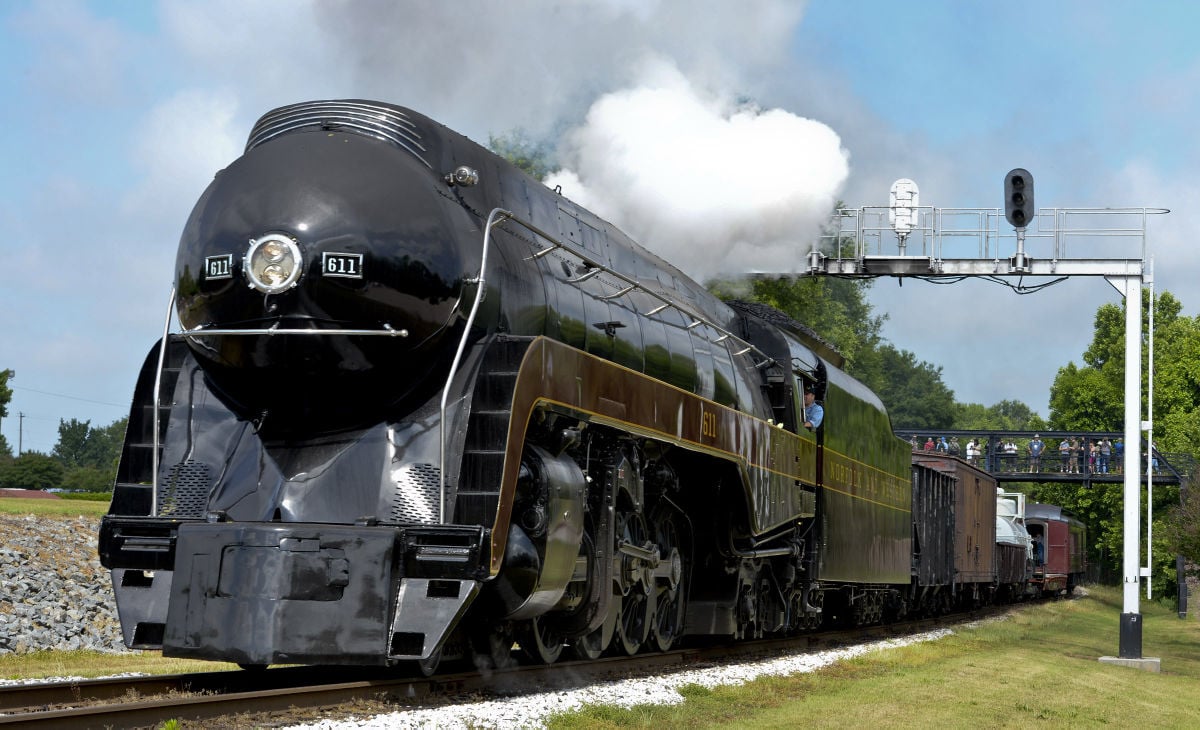 Steam locomotive J611 restoration 
