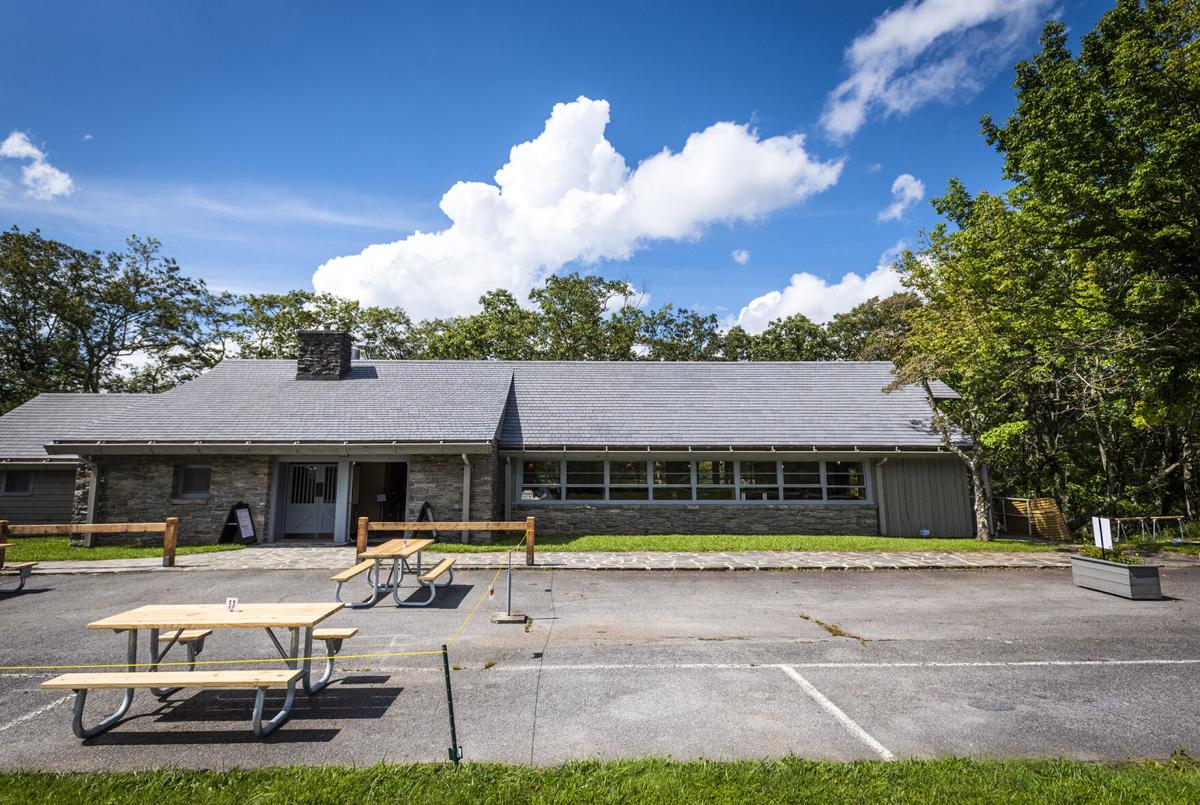 The Bluffs is once again serving fried chicken and more on the Blue