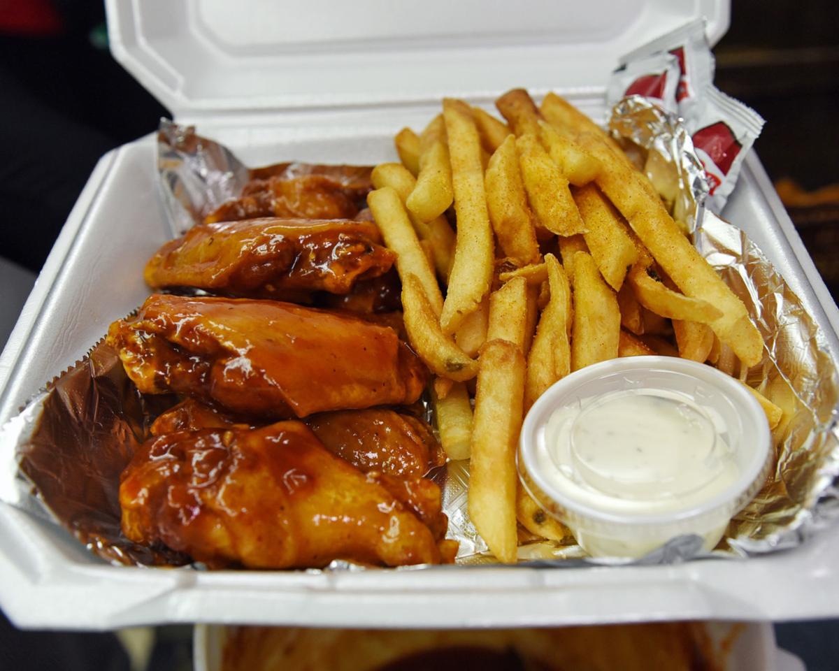 WingsNFins keeps menu finely honed to wings, fish and shrimp Dining