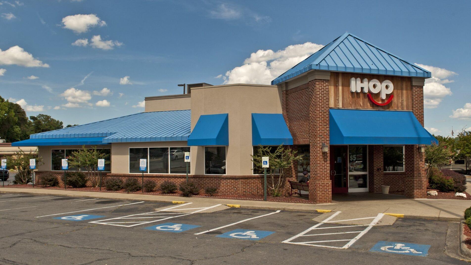 IHOP workers stage walkout, get back pay in Winston-Salem - Vimarsana News
