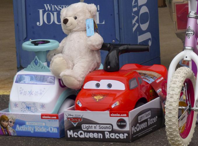Marines Storm Christmas With Toys For Tots
