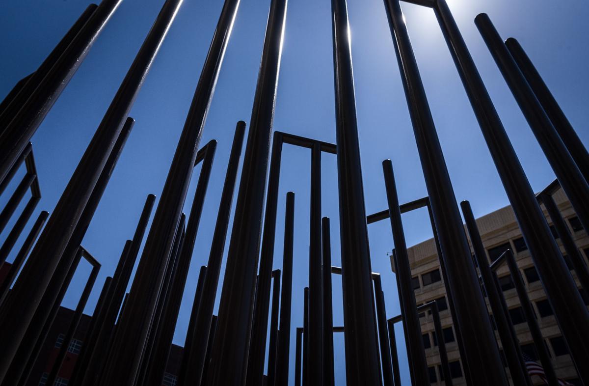 Sculpture installed in 1977, gone since 1996, reappears at Federal Building