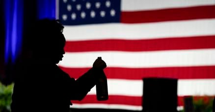 DeSantis shies away from Trump criticism at Iowa Republican dinner where both are speaking DeSantis shies away from Trump criticism at Iowa Republican dinner where both are speaking