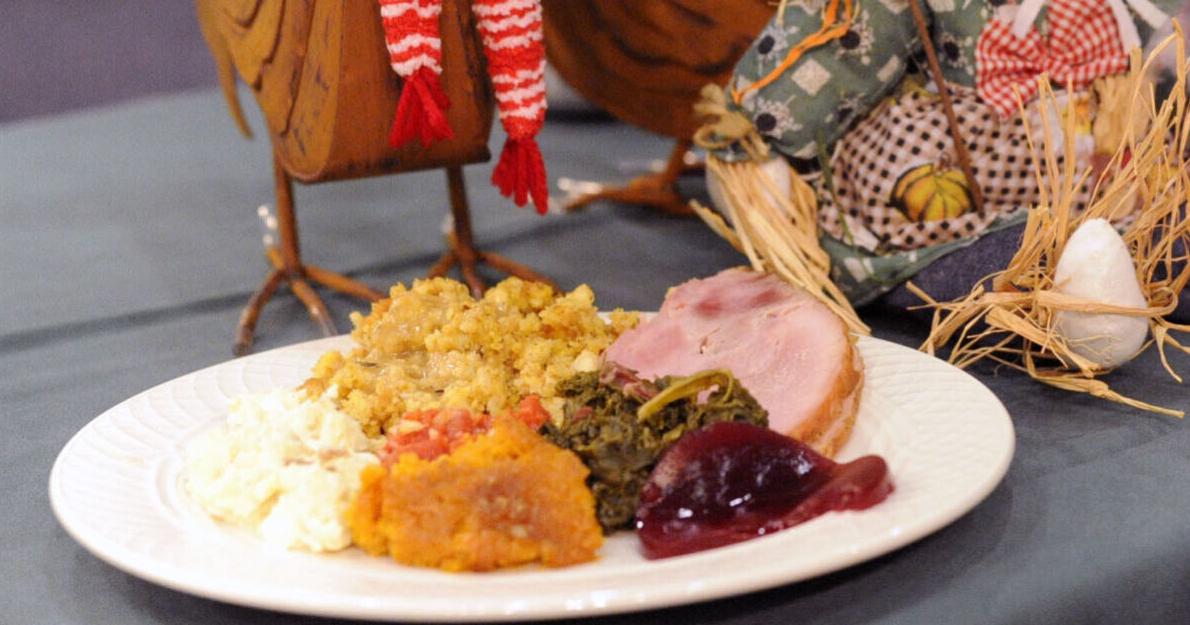 Thanksgiving feast cartoon Thanksgiving feast cartoon