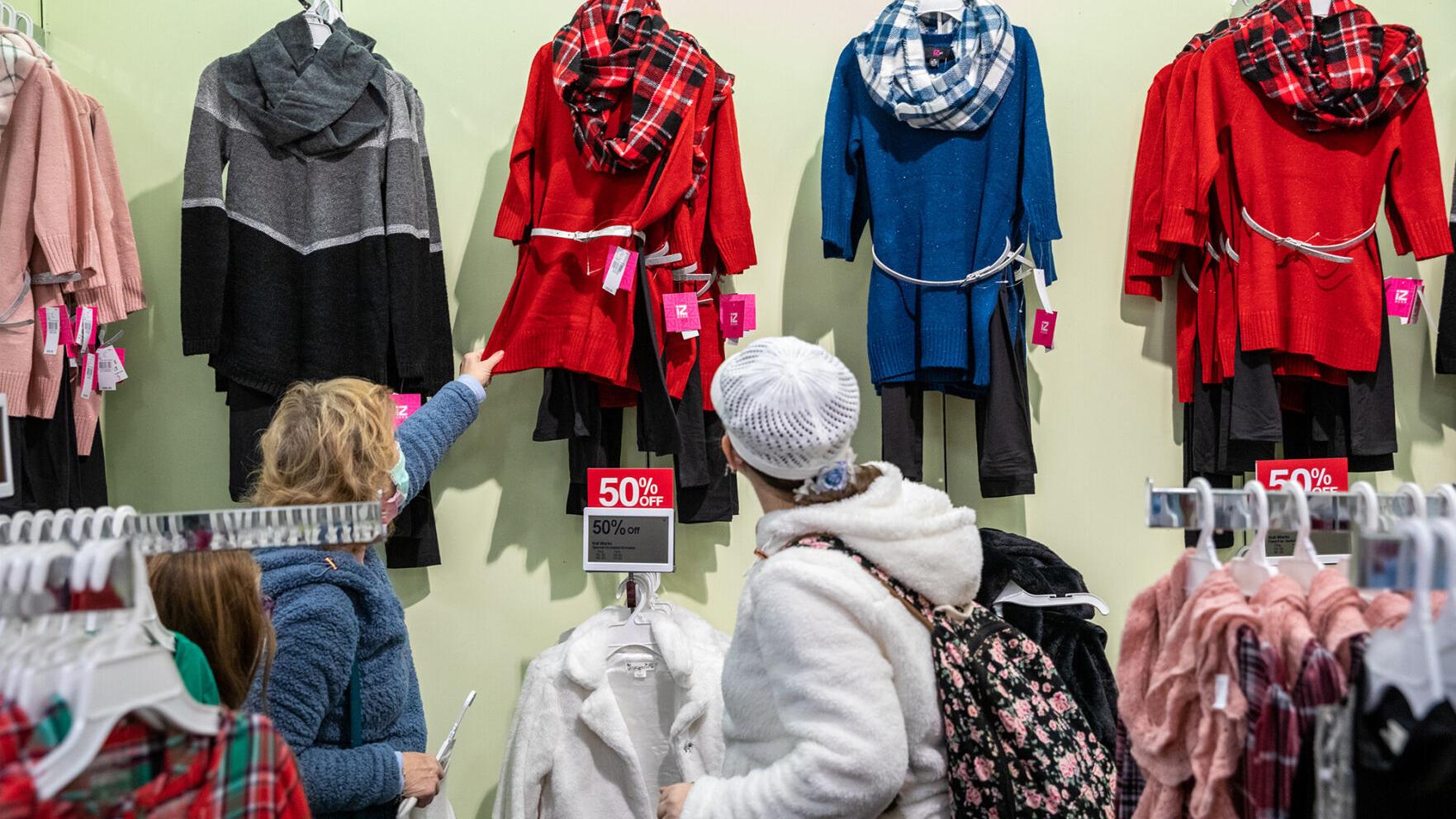 How to save money on clothing, without sacrificing your style | Fashion | journalnow.com
