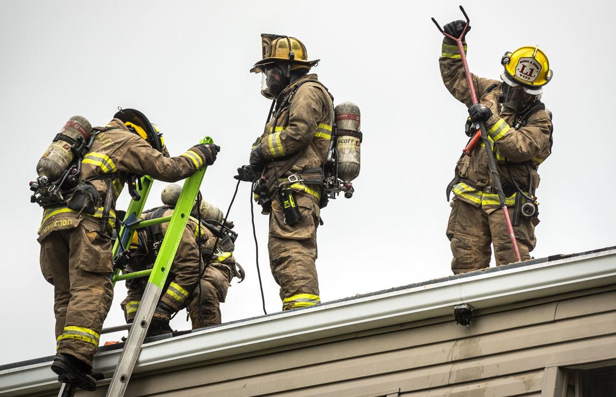 Fire At Apartment Complex Off Peters Creek Parkway Displaces Two Residents Local News Journalnow Com
