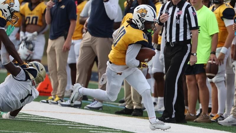 FOLLOW LIVE: Football hosts Gallaudet for Family Weekend at 3 pm. Saturday