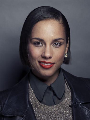 Alicia Keys Is Back to Wearing Makeup Again and “Feeling Good”