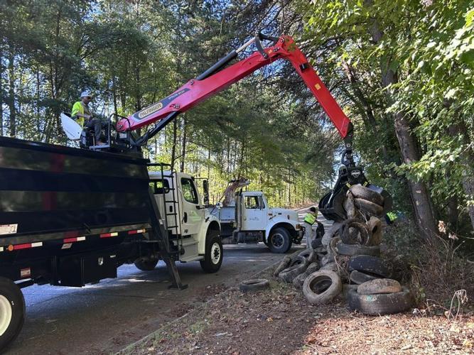 More Than 40 Volunteers Join Statesville’s Fall Trash Bash