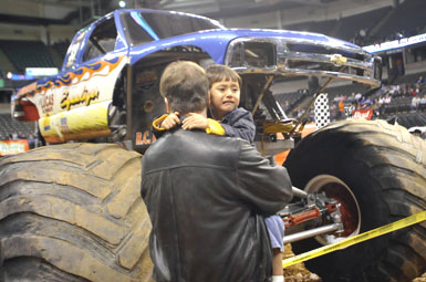 MONSTER JAM® ROARS BACK INTO LOS ANGELES THIS SUMMER WITH ACTION