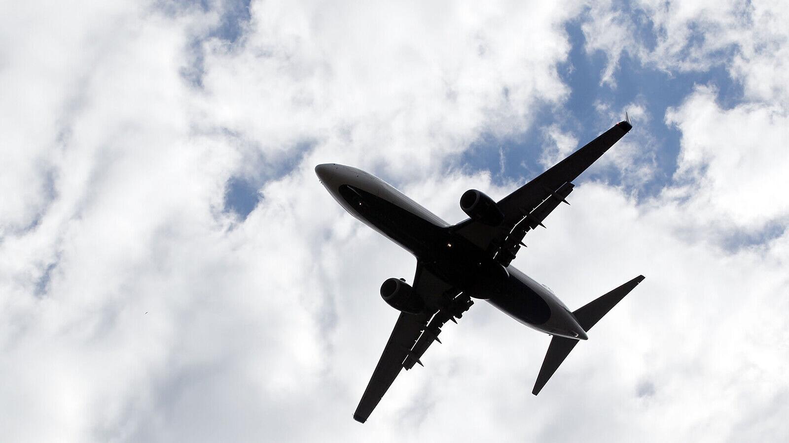 Ask SAM: Why do they still make the 'don't smoke' on airplanes announcements? - Vimarsana News