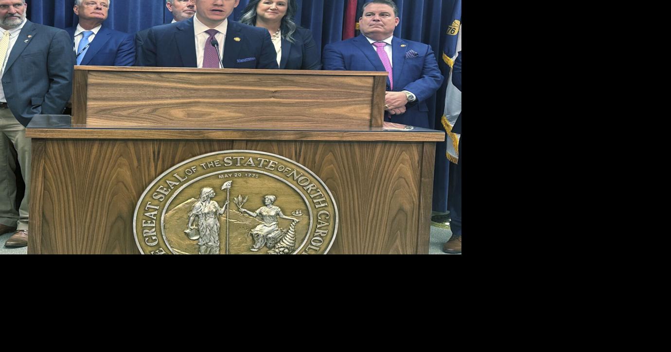 School vouchers, ICE cooperation bill one step away from law