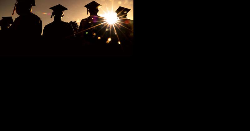 Graduations resume Thursday amid high COVID levels. Masks will help, the experts say. - Vimarsana News