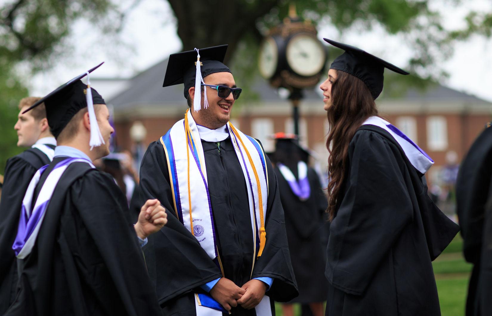 03_sm_hpu grad 051015_A35K2140.JPG Local News