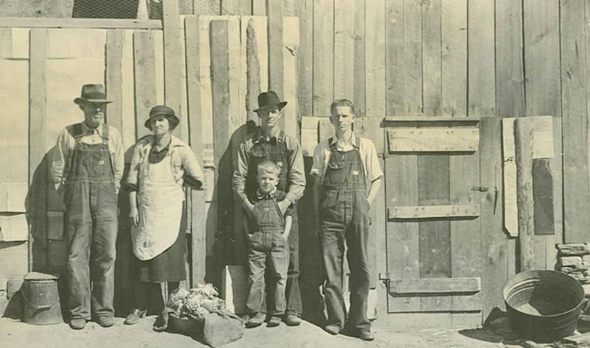 Report features dozens of Wilkes families in 1939 News