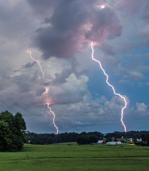 double lightning strike jpg