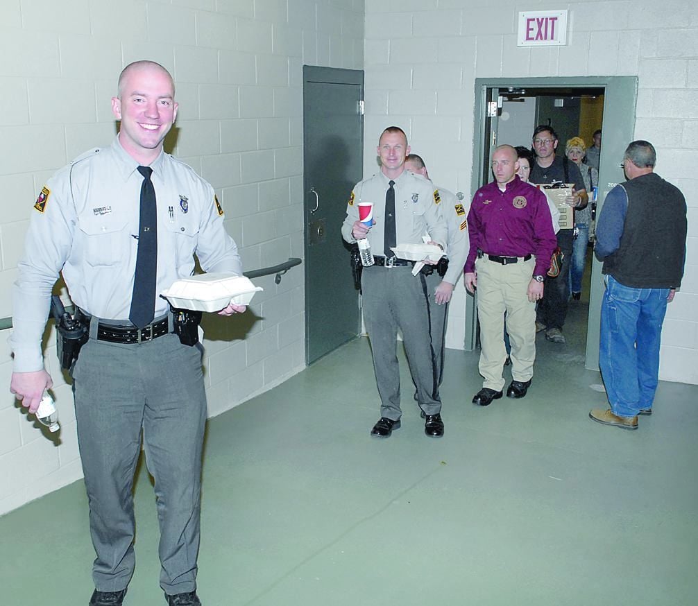Event in new jail draws about 400 people, raises 5,265 for charity