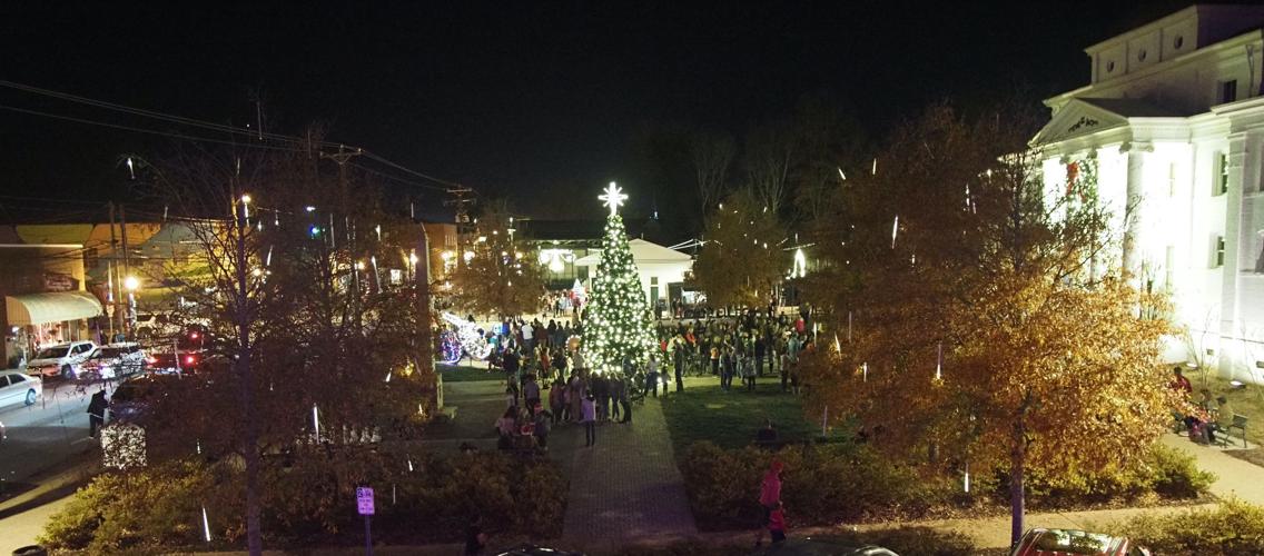 Wilkesboro Christmas Parade 2022 Big Holiday Parade Crowd Gathers Saturday | News | Journalpatriot.com